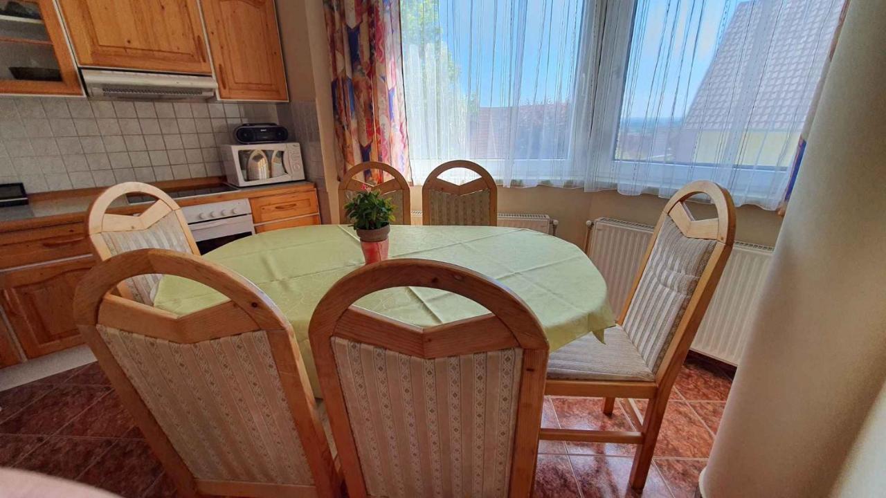 Apartment In Fonyod/Balaton 18580 Ngoại thất bức ảnh