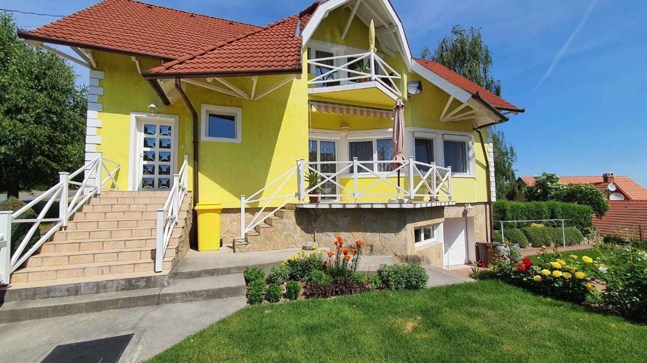 Apartment In Fonyod/Balaton 18580 Ngoại thất bức ảnh