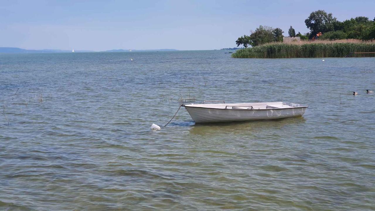 Apartment In Fonyod/Balaton 18580 Ngoại thất bức ảnh