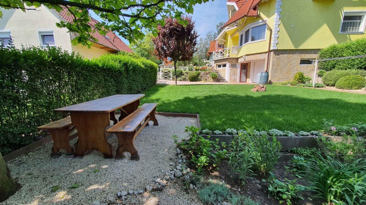 Apartment In Fonyod/Balaton 18580 Ngoại thất bức ảnh
