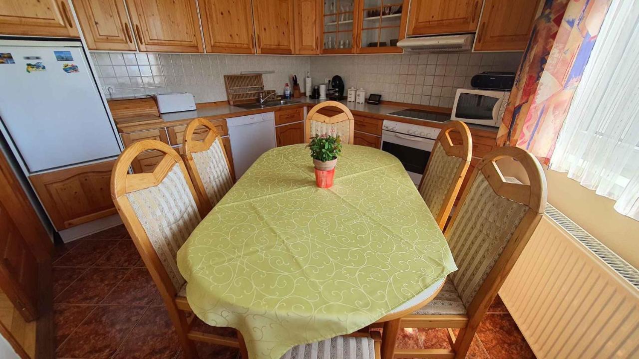 Apartment In Fonyod/Balaton 18580 Ngoại thất bức ảnh